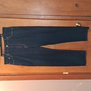 Levis 550 men's size W42 L32 straight leg denim jeans